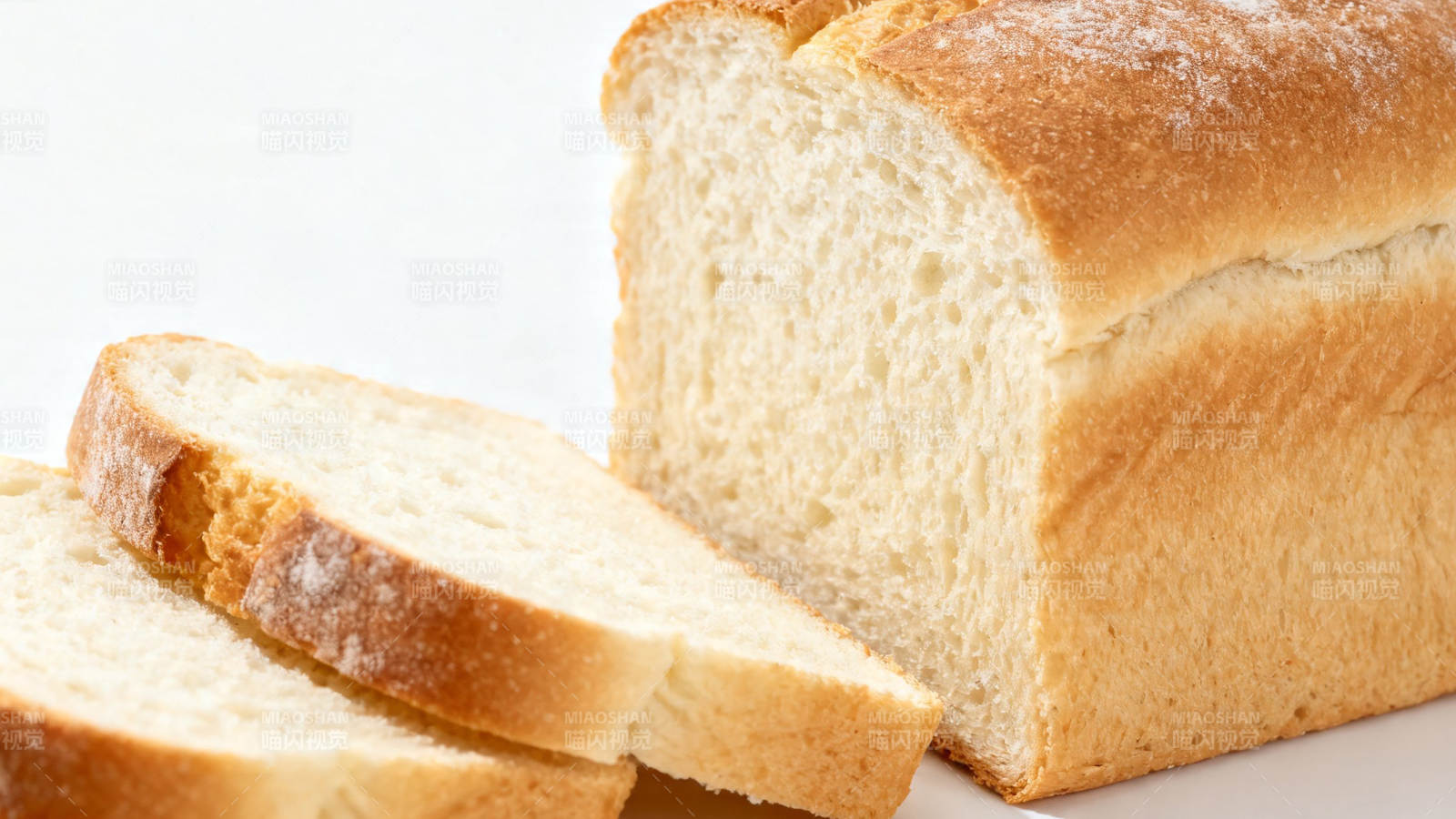 新鲜白面包切片特写图片
