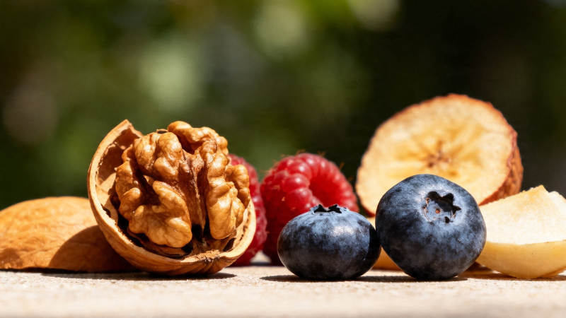 坚果蓝莓覆盆子干果拼盘图片