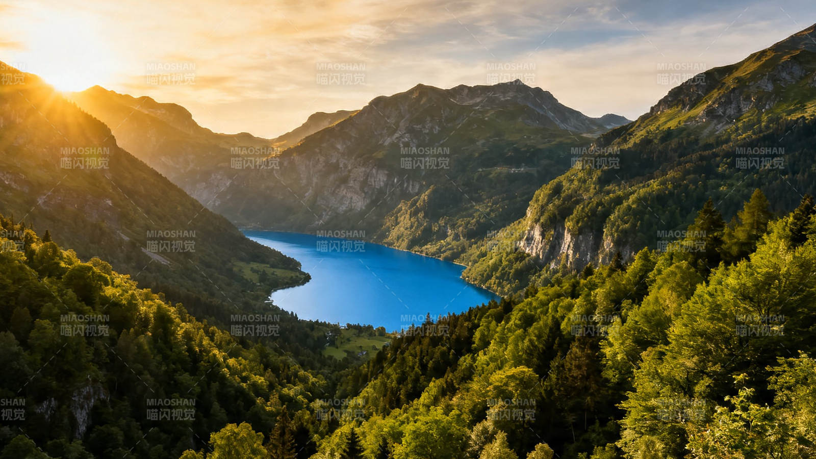 山湖夕照 绿谷藏蓝镜图片