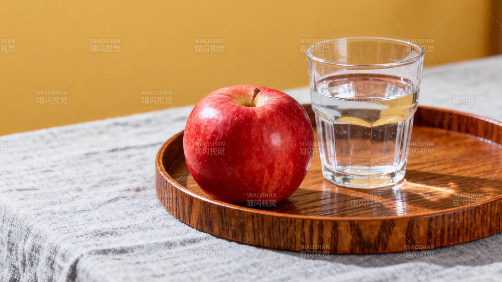 苹果配水 健康简约风图片