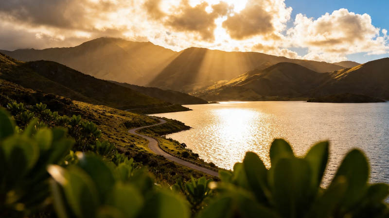 湖光山色 金光洒落图片