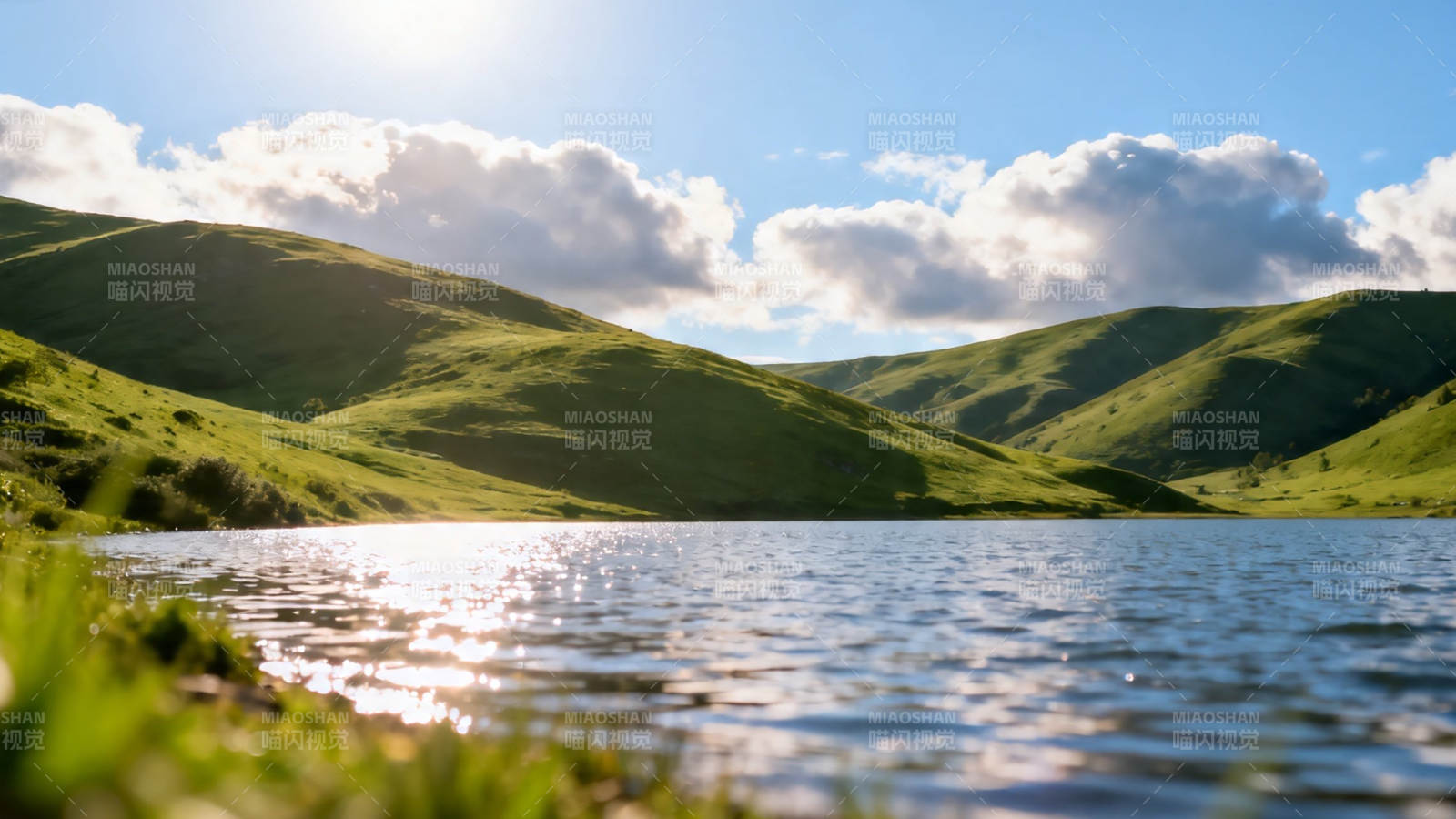 青山映湖 云影悠悠图片