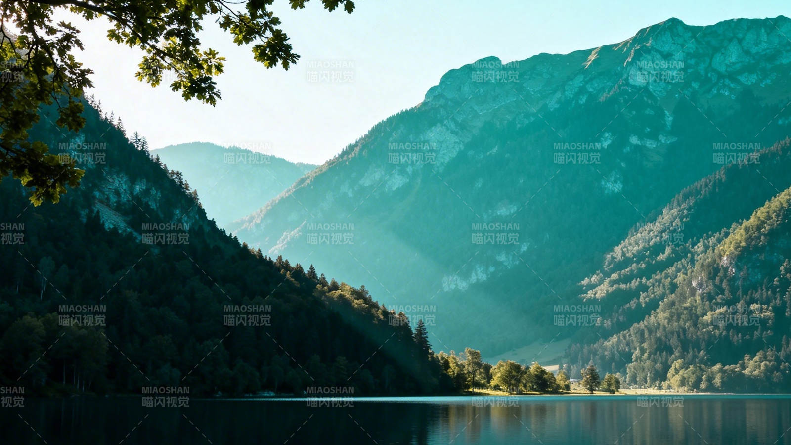 青山映湖 静美如画图片