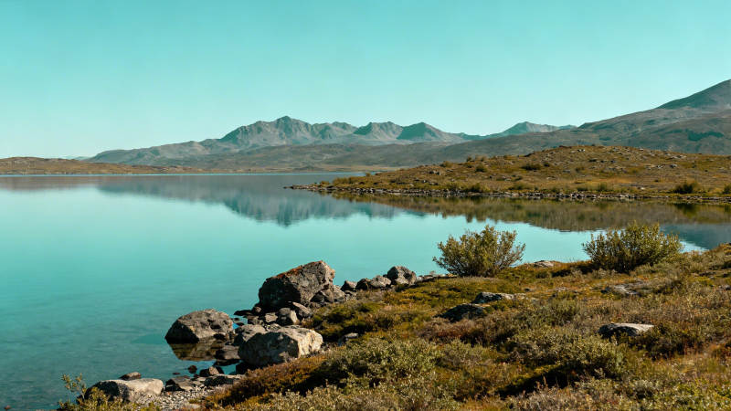 湖光山色映碧空图片