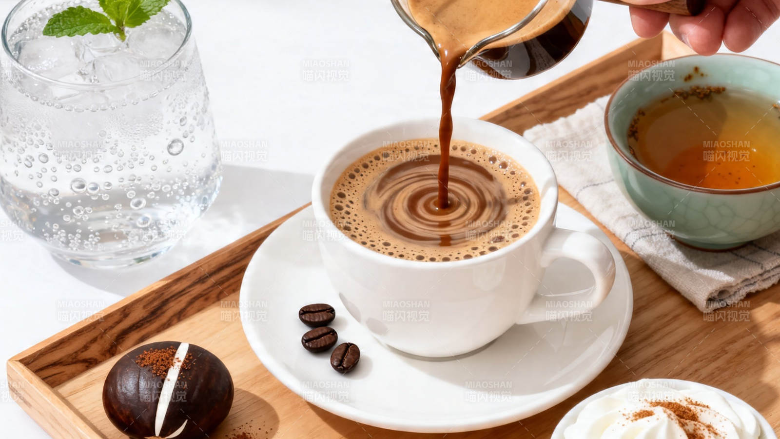 手冲咖啡 香浓入杯图片