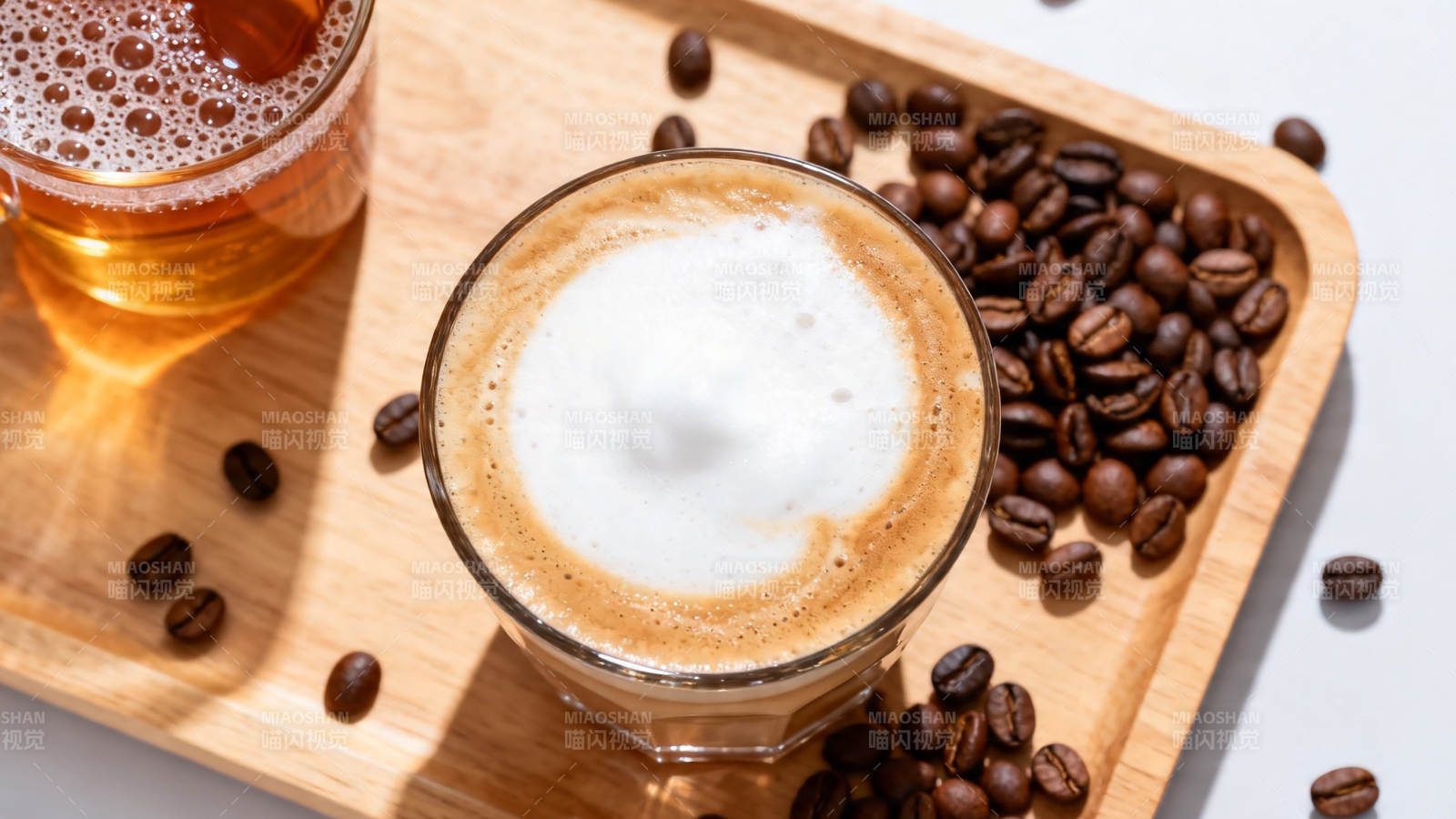 咖啡配啤酒 豆香伴微醺图片