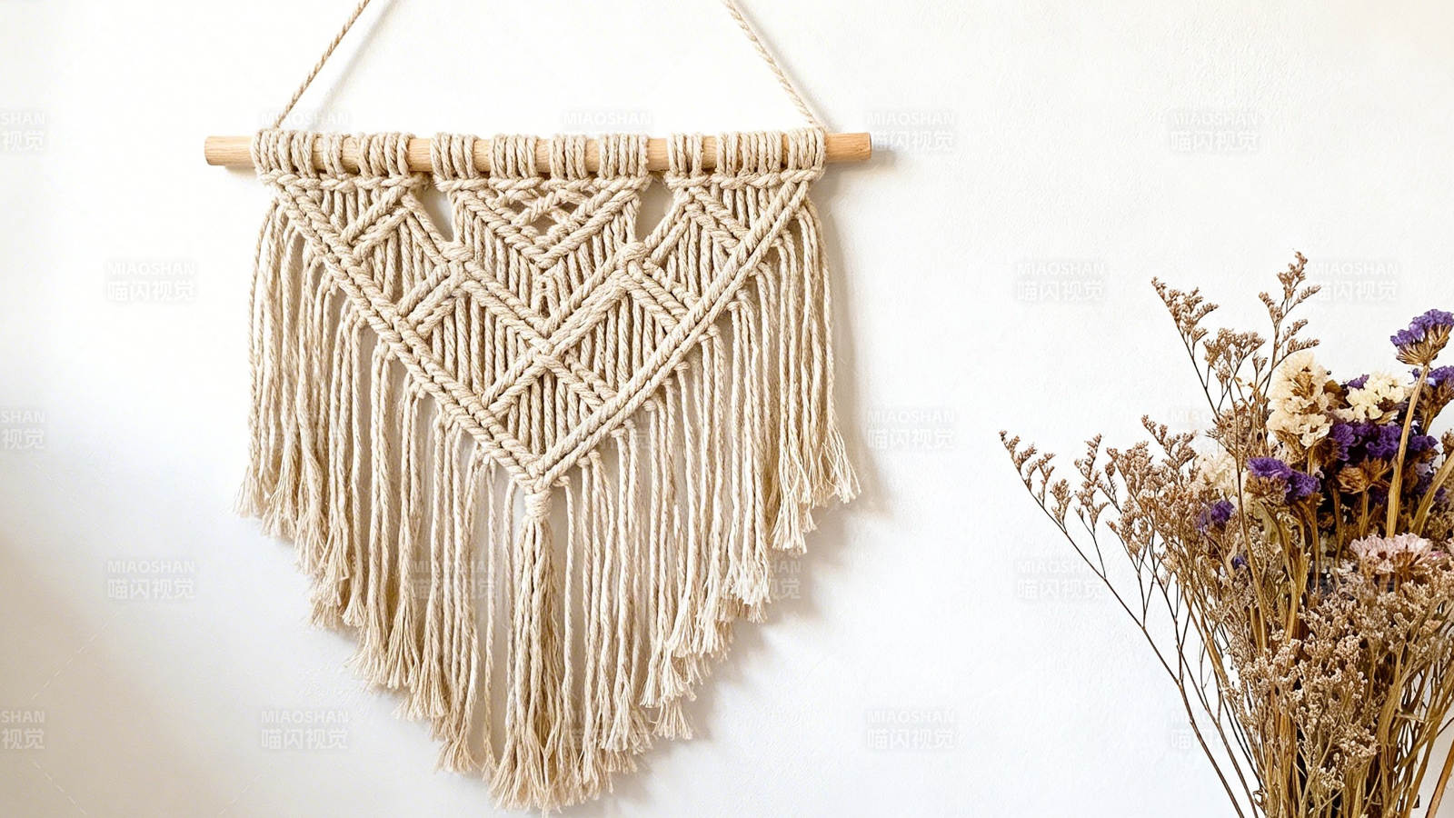 棉绳编织挂饰配干花图片
