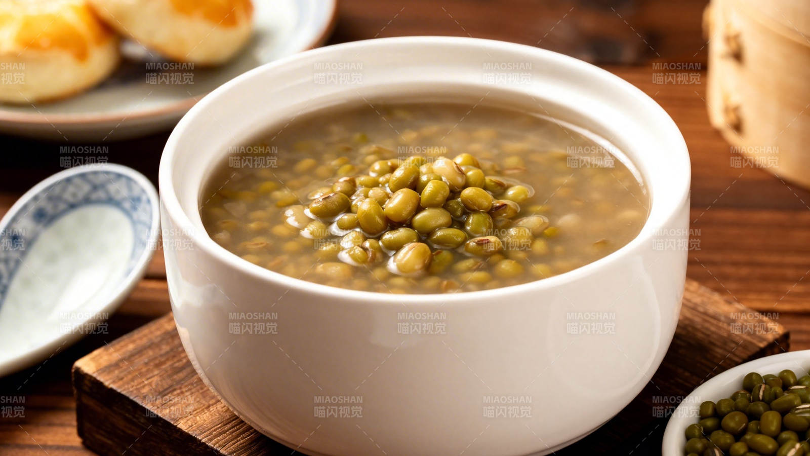 绿豆汤配小点心图片
