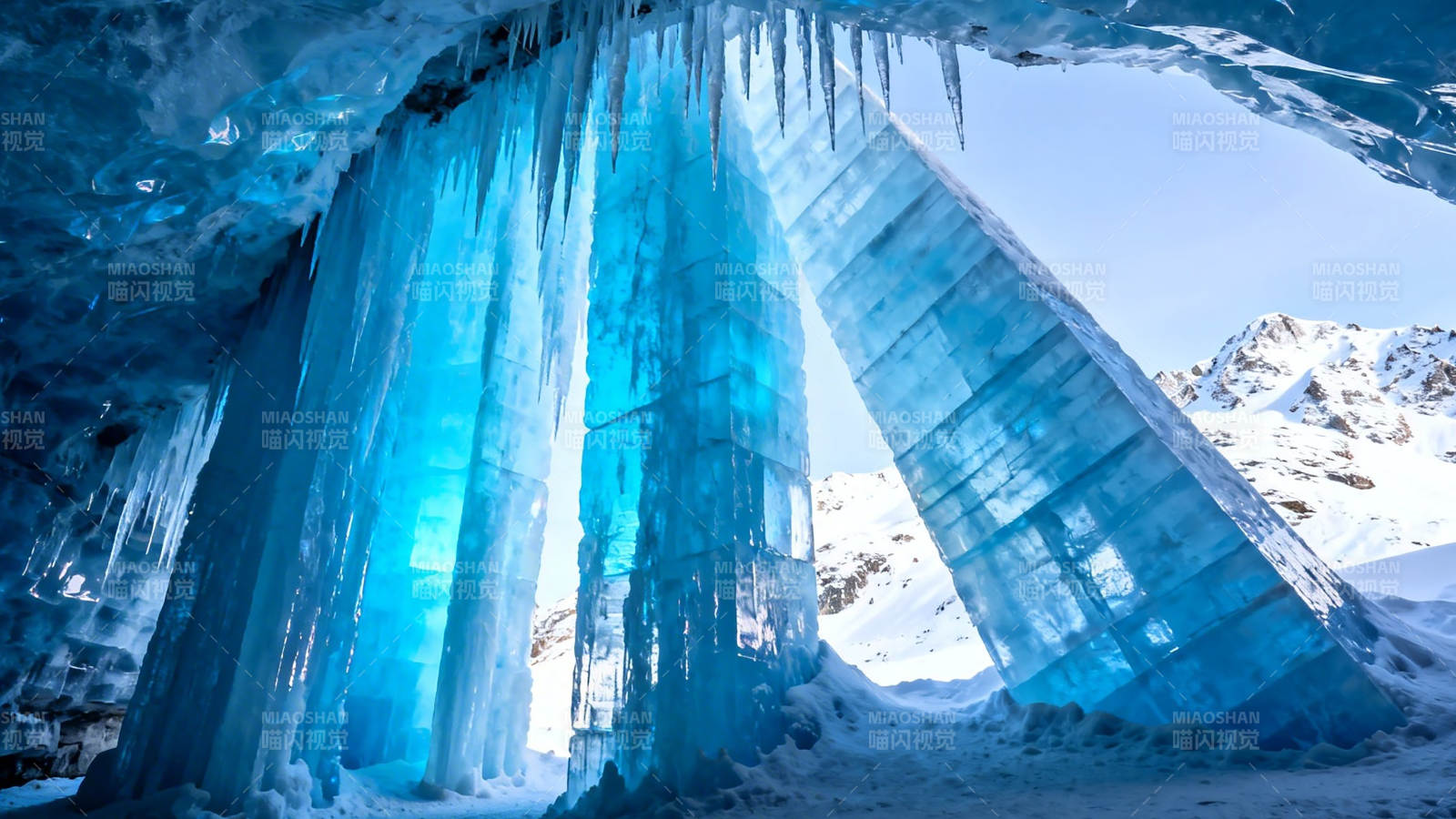 冰洞奇景 蓝晶世界图片