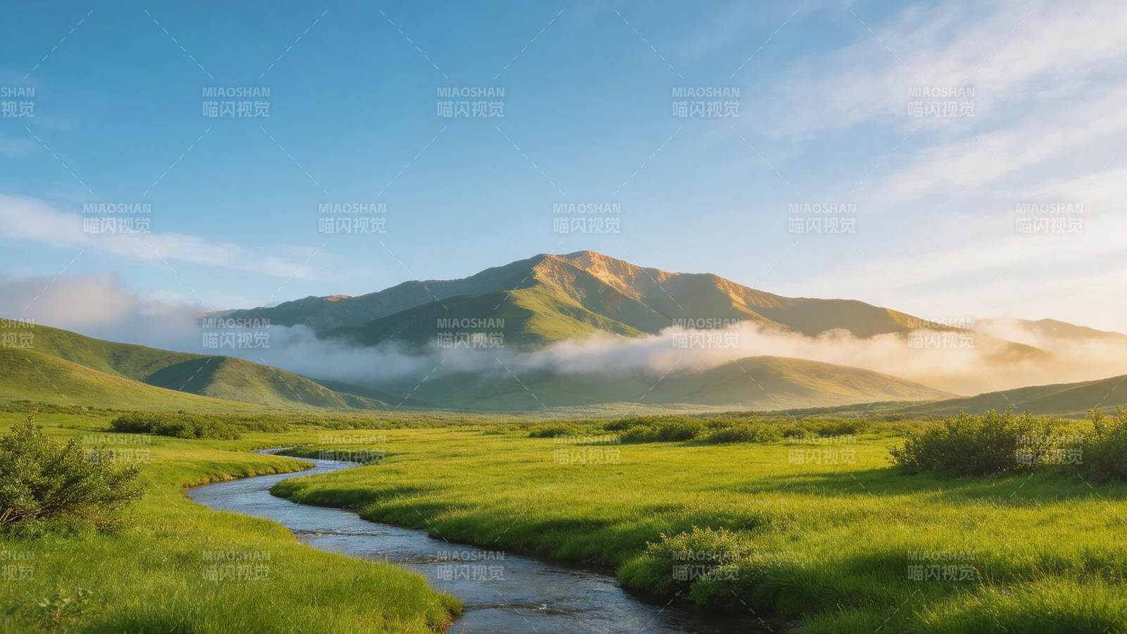 青山绿水 晨雾绕峰流图片