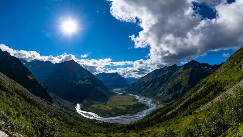 山河壮丽 云卷云舒图片