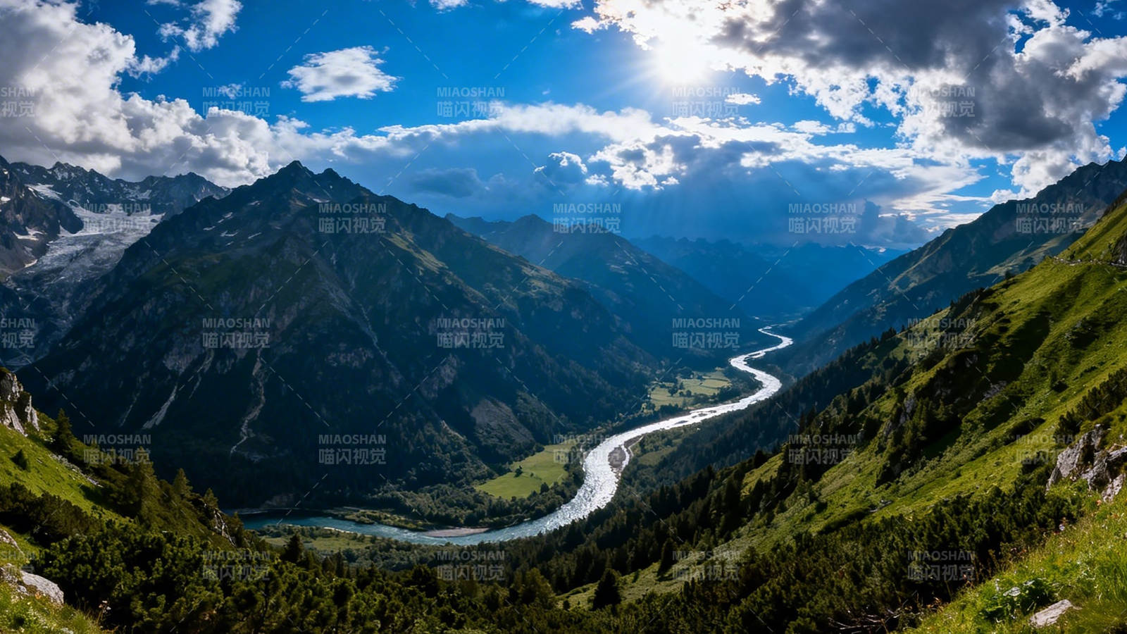 山河蜿蜒 云影天光图片