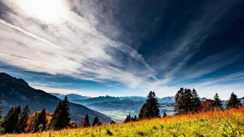 山巅秋景 云涌如画图片