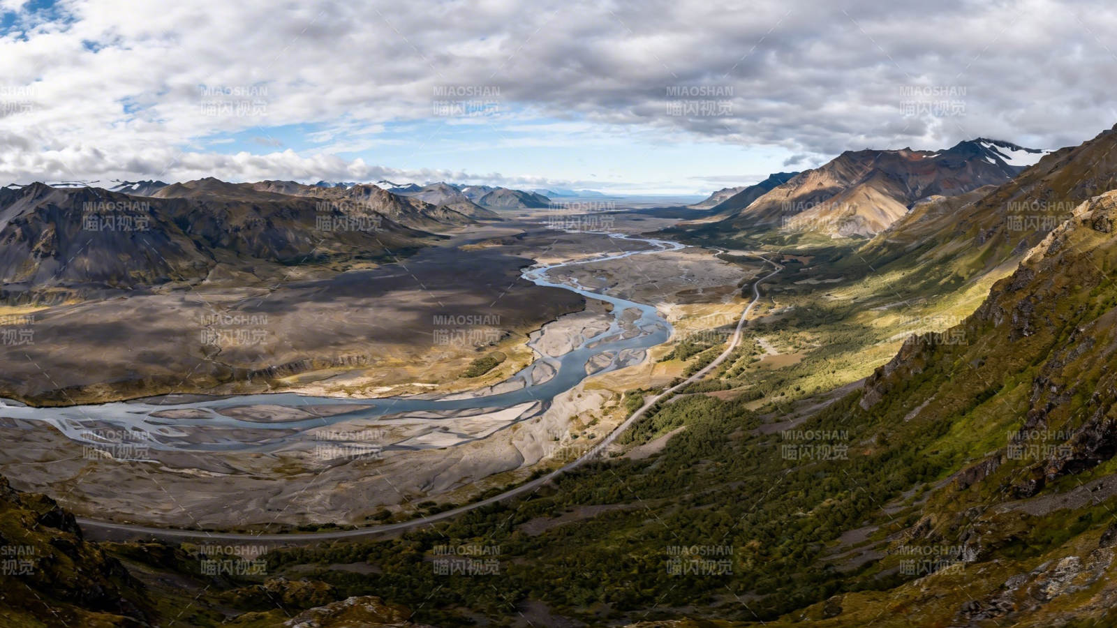 山河壮阔 云影苍茫图片