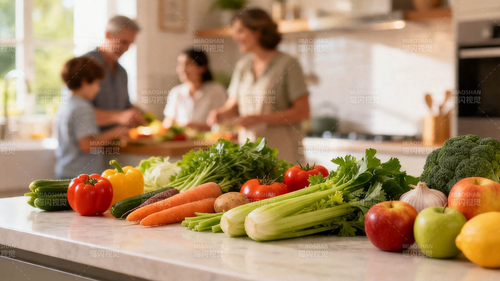 全家厨房备菜 蔬果鲜亮温馨图片