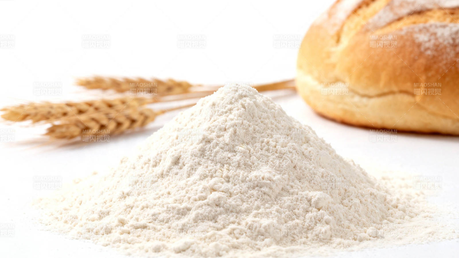 面粉 麦穗与面包特写图片