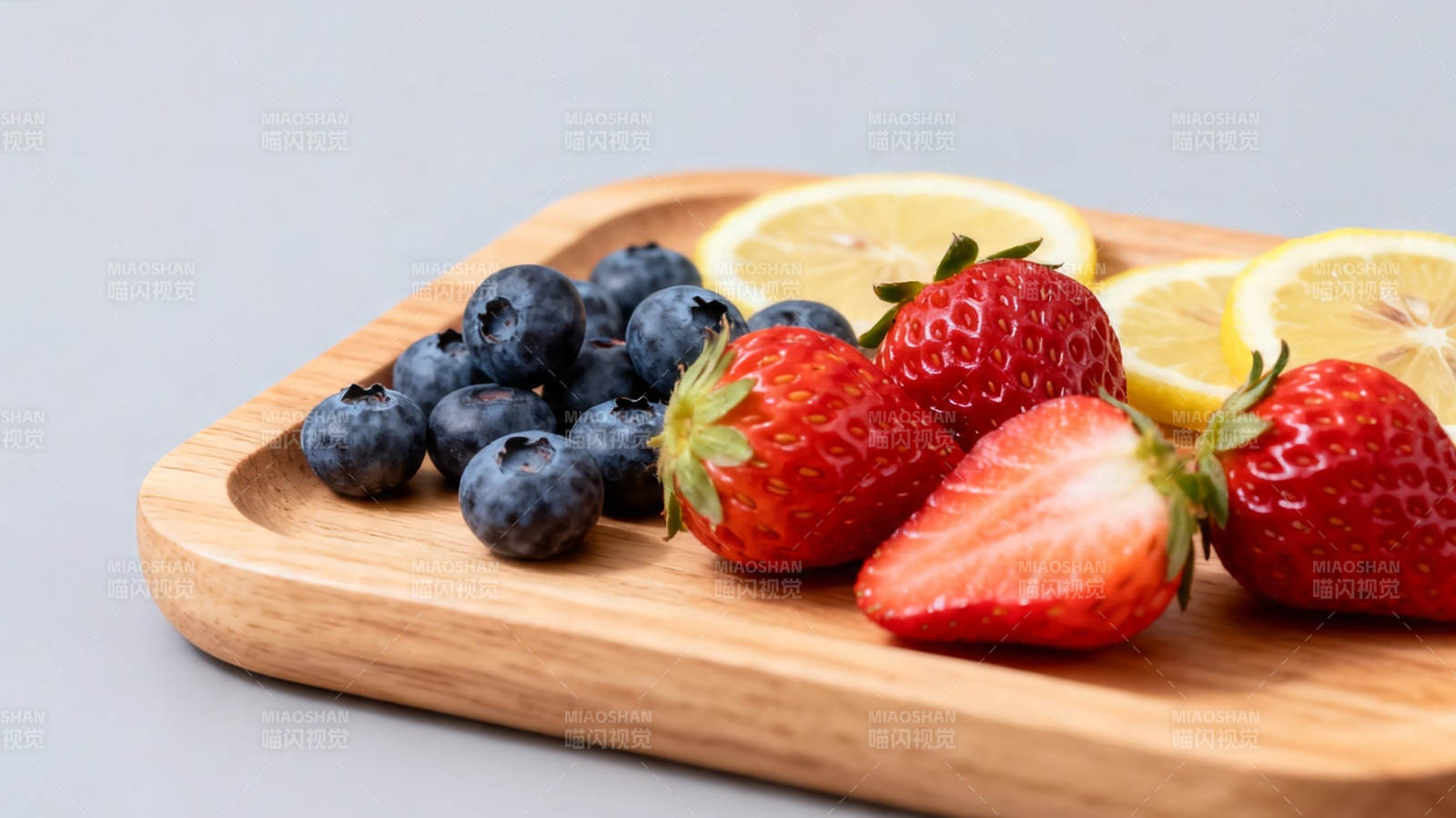 鲜果拼盘 草莓蓝莓柠檬图片
