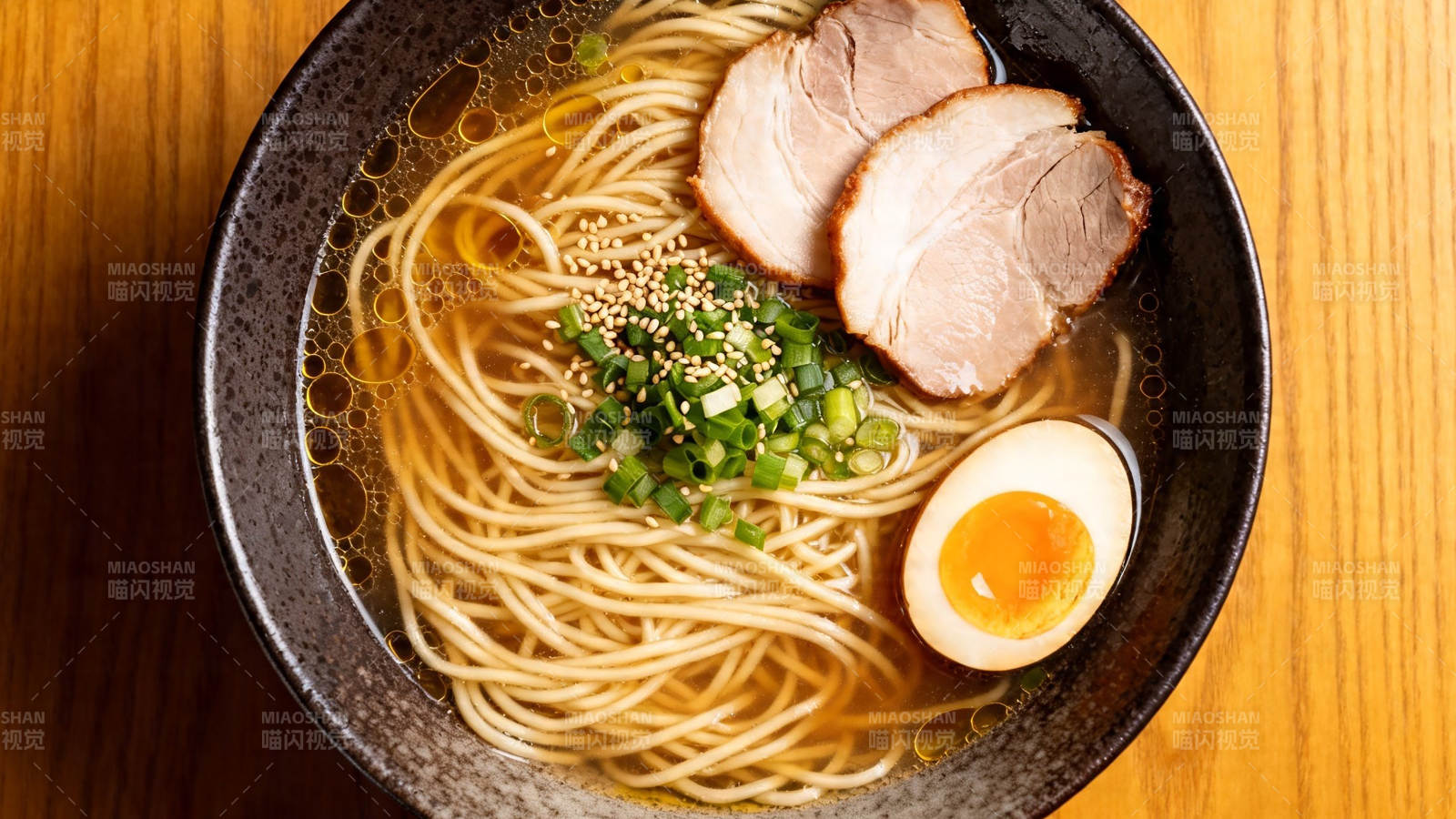 日式拉面 叉烧溏心蛋青葱图片