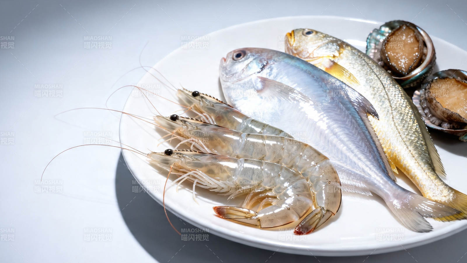 海鲜拼盘 虾鱼鲍鱼鲜香诱人图片