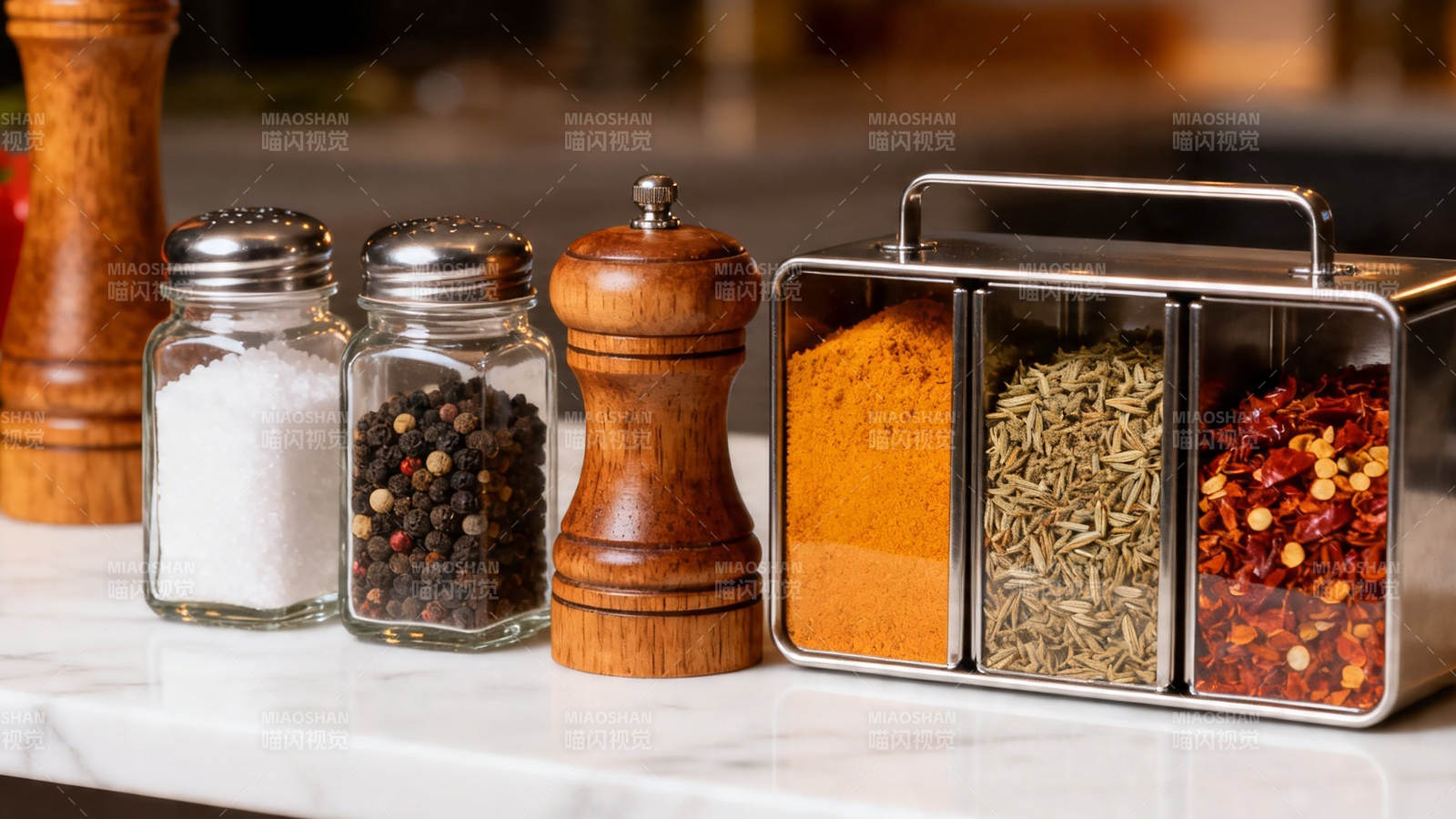 厨房调味瓶罐组合图片