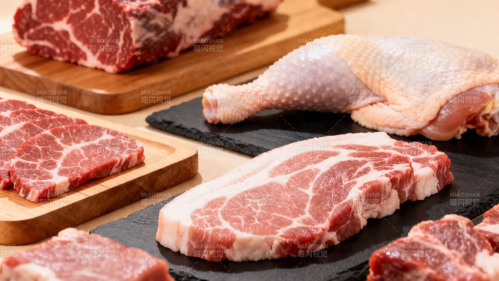 新鲜肉类拼盘展示图片