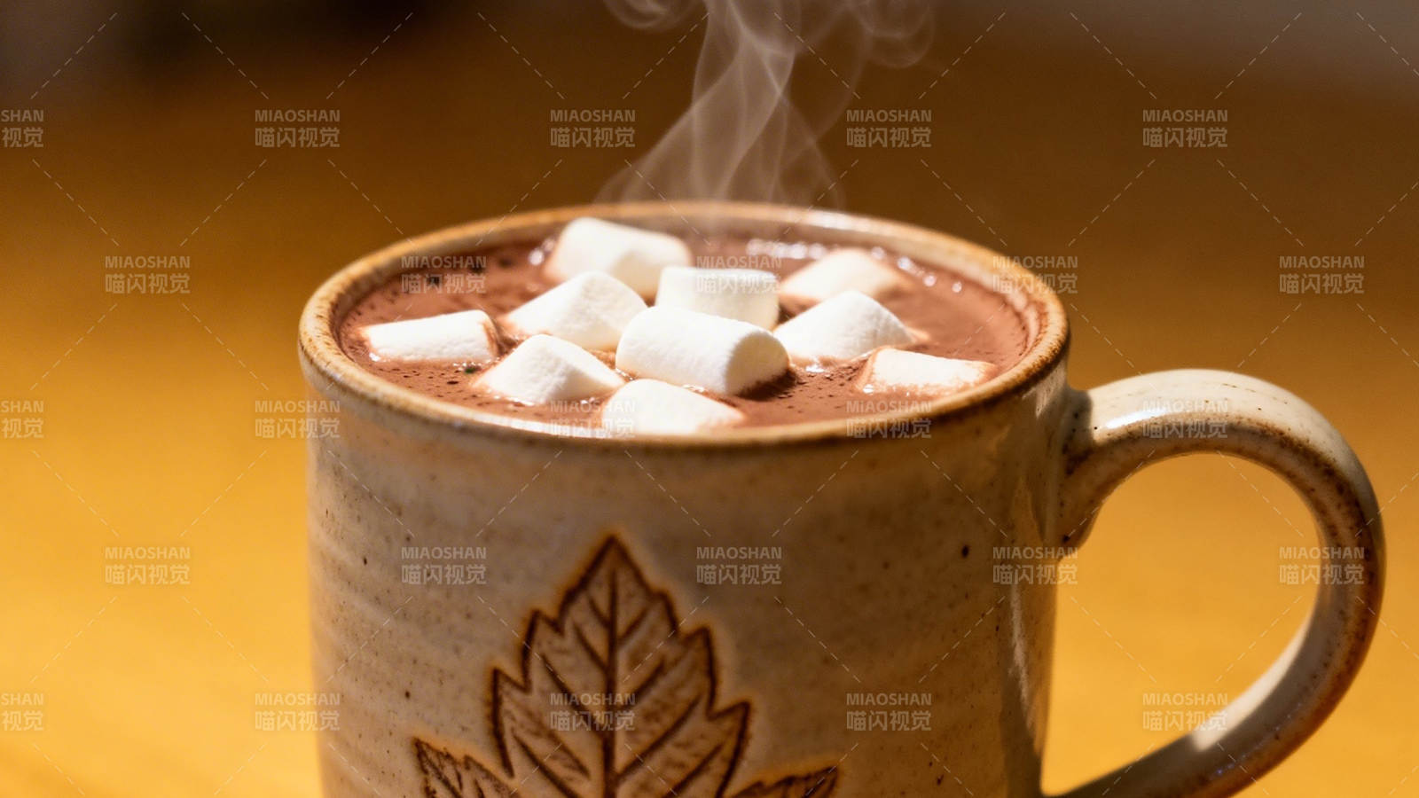 热可可配棉花糖 暖意融融图片