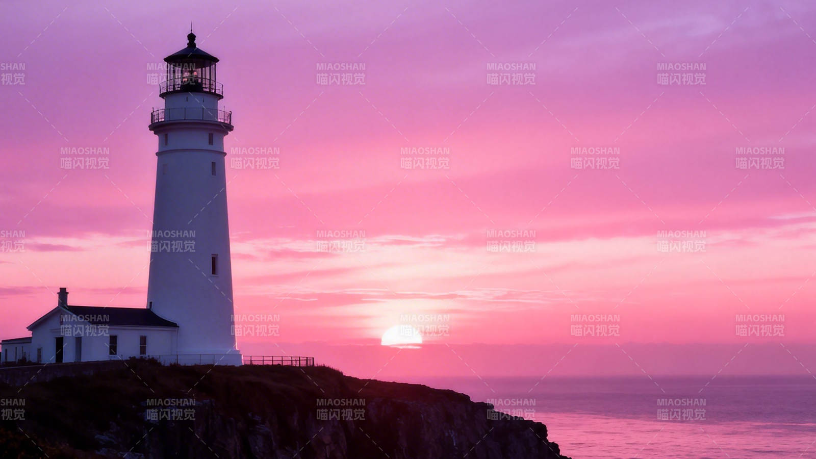 粉霞灯塔映海日图片