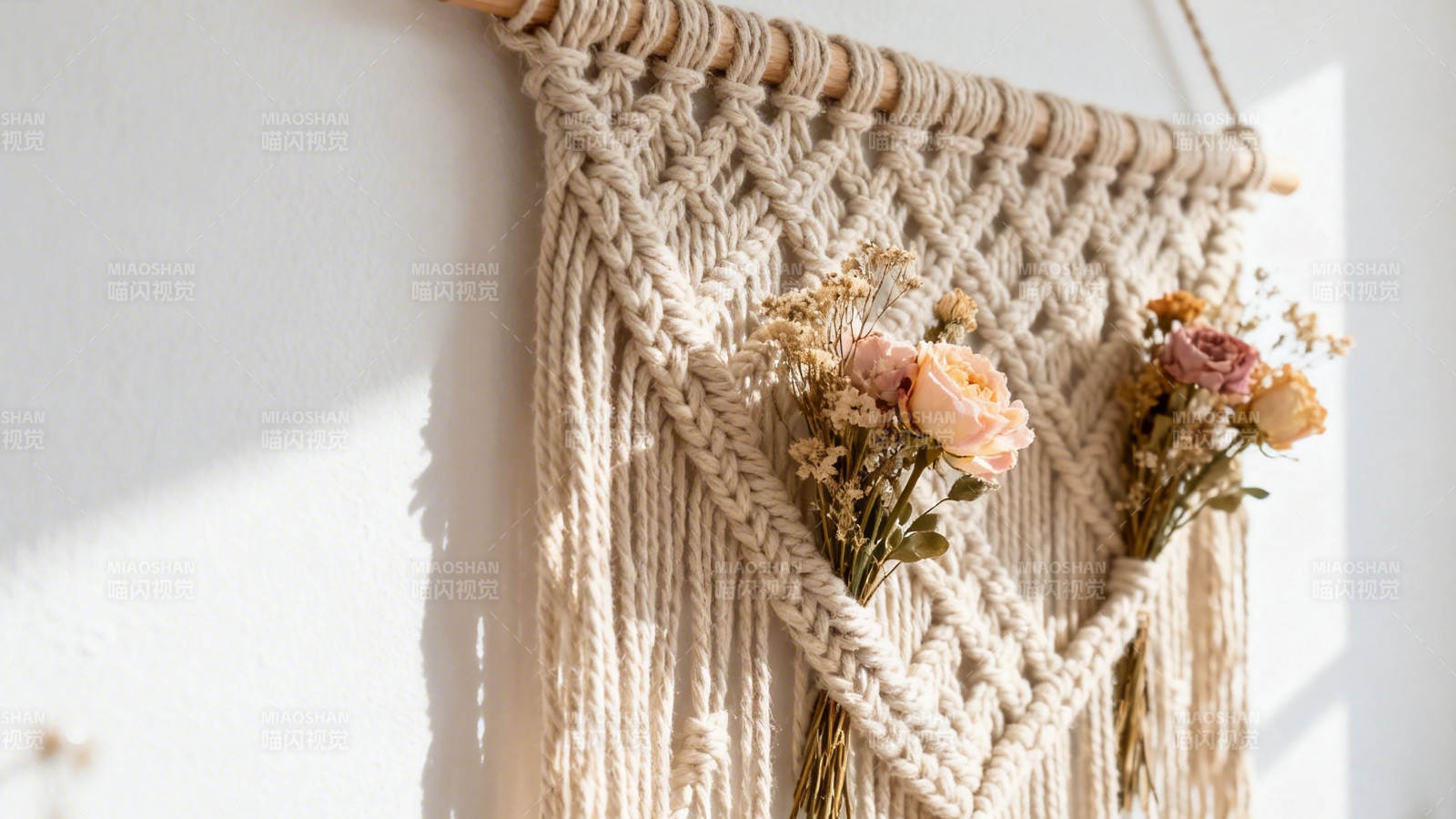 麻绳编织挂饰配干花图片