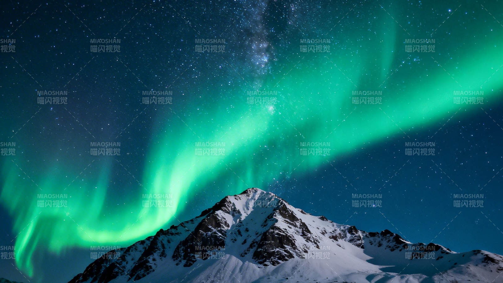 极光舞雪山 星河共璀璨图片