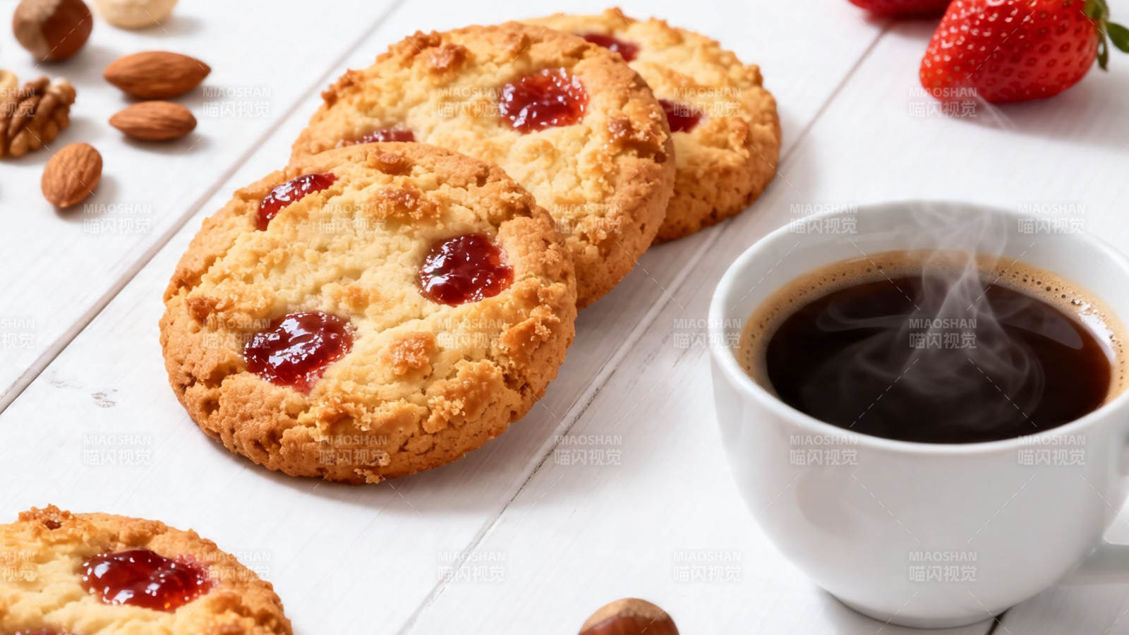 草莓果酱曲奇配热咖啡图片