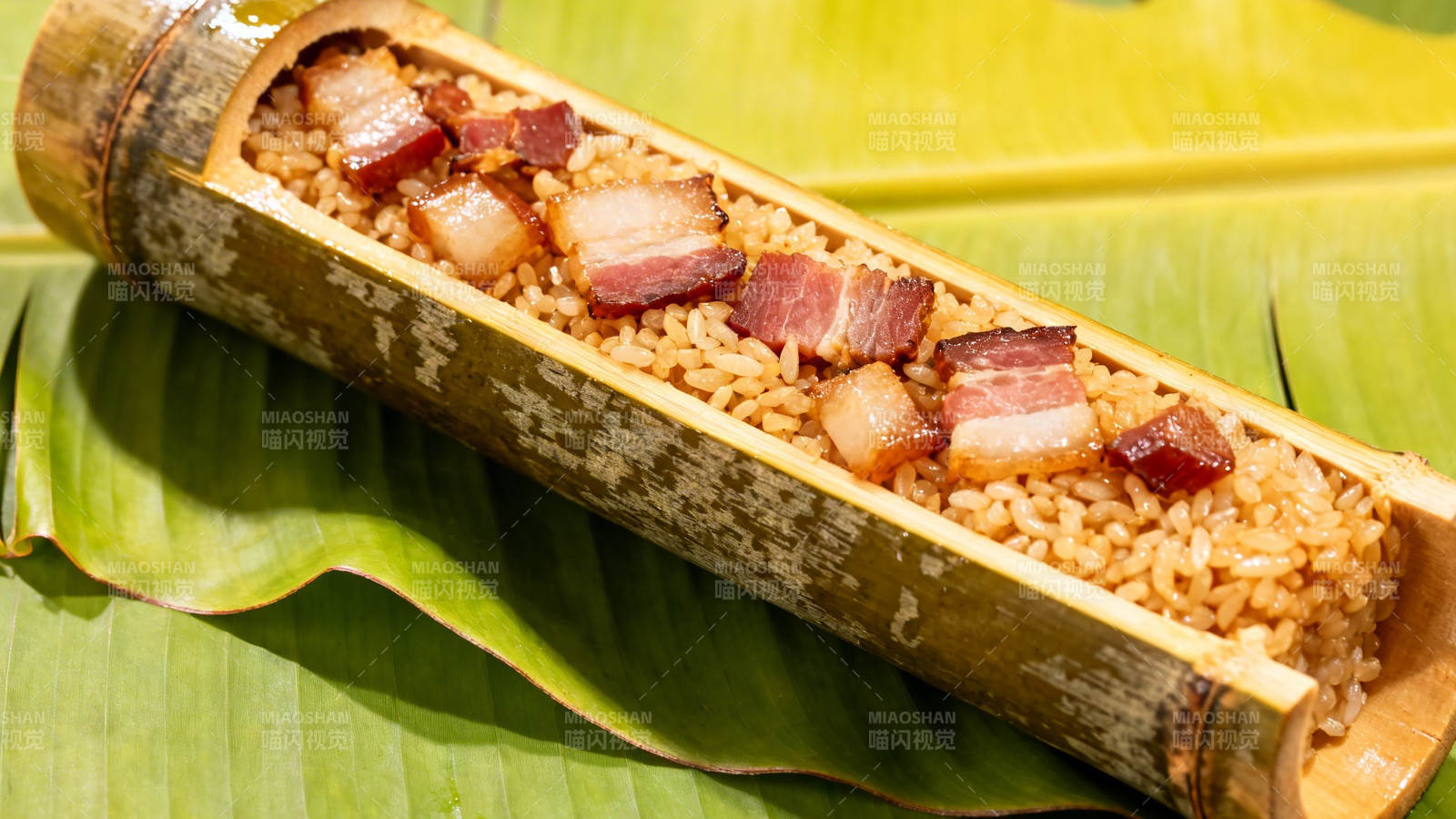 竹筒腊肉饭 香糯诱人图片