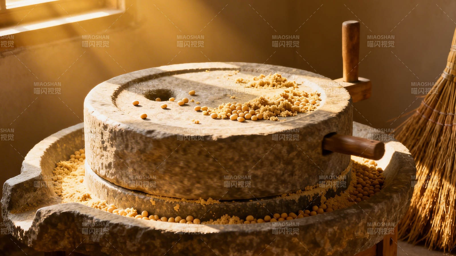 石磨碾豆 阳光暖照图片