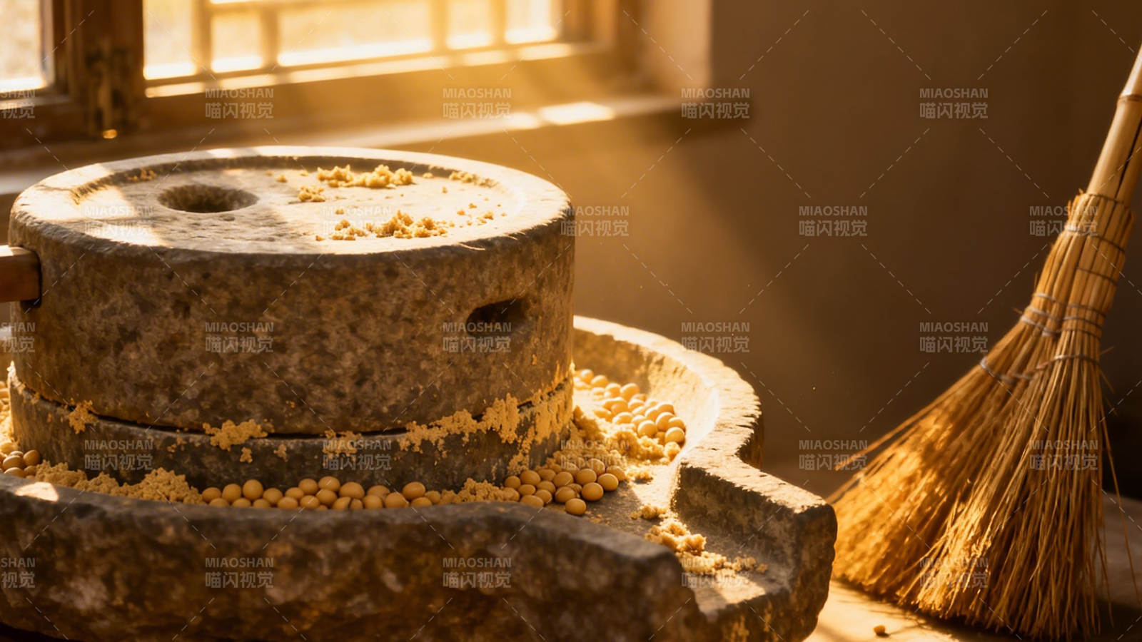 石磨黄豆 阳光洒落图片