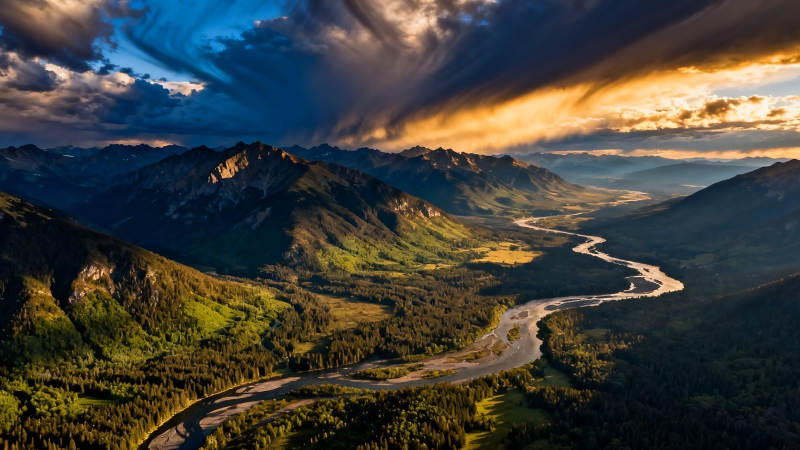 山河壮丽 云霞映谷图片