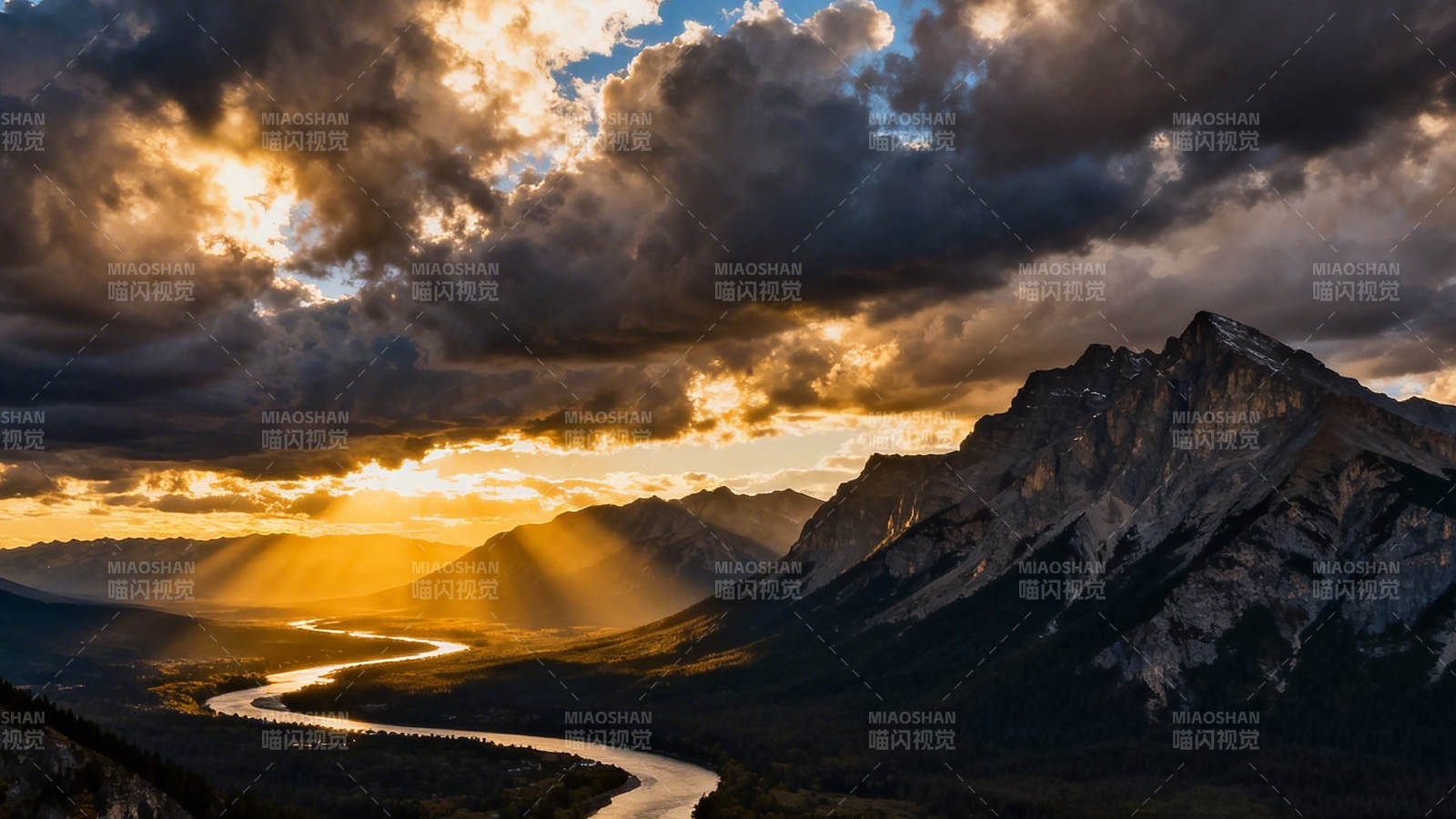 山河壮丽 云霞映金辉图片