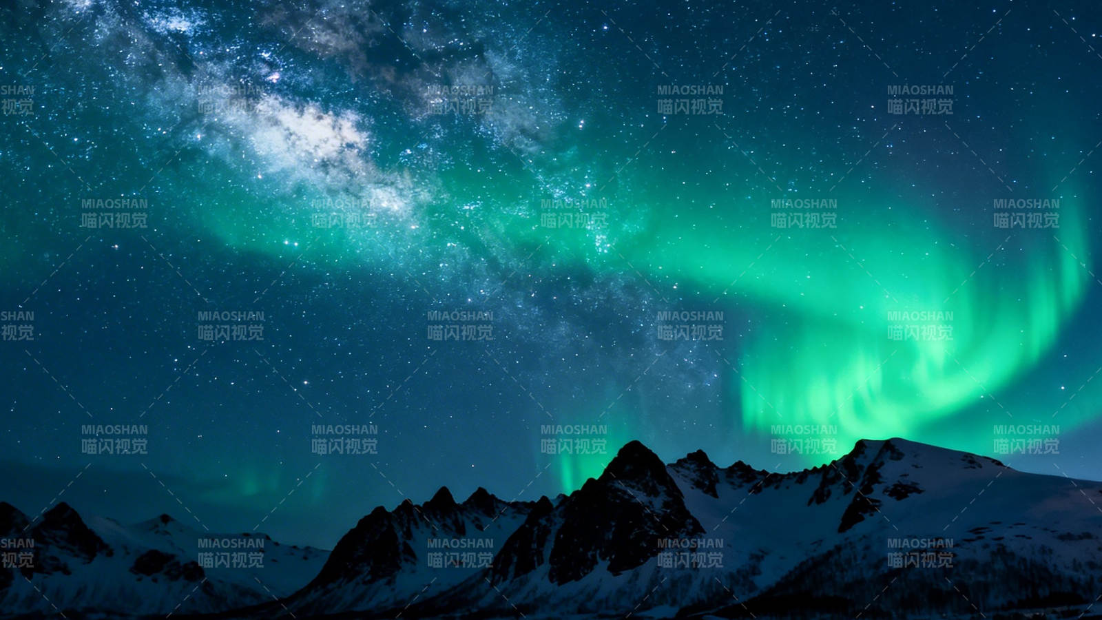 极光银河映雪山图片