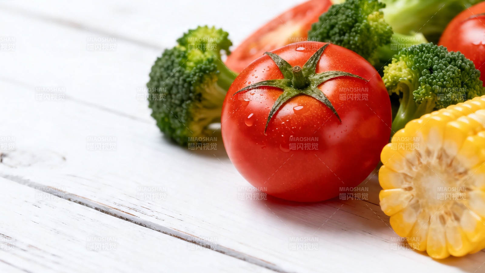 新鲜蔬菜摆盘 色彩诱人图片