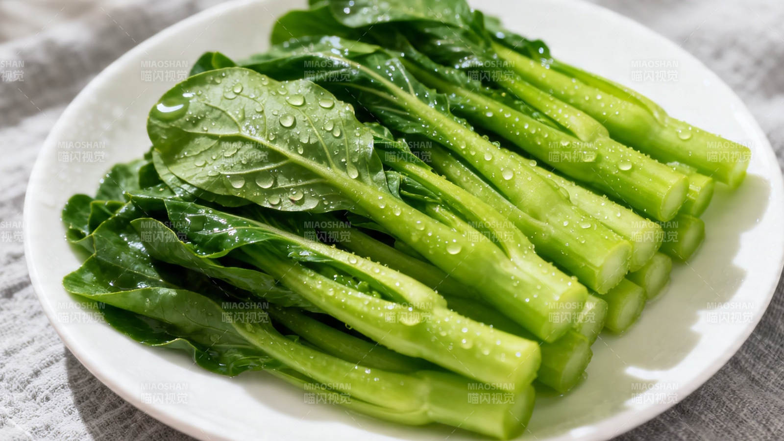 清炒菜心 翠绿欲滴图片