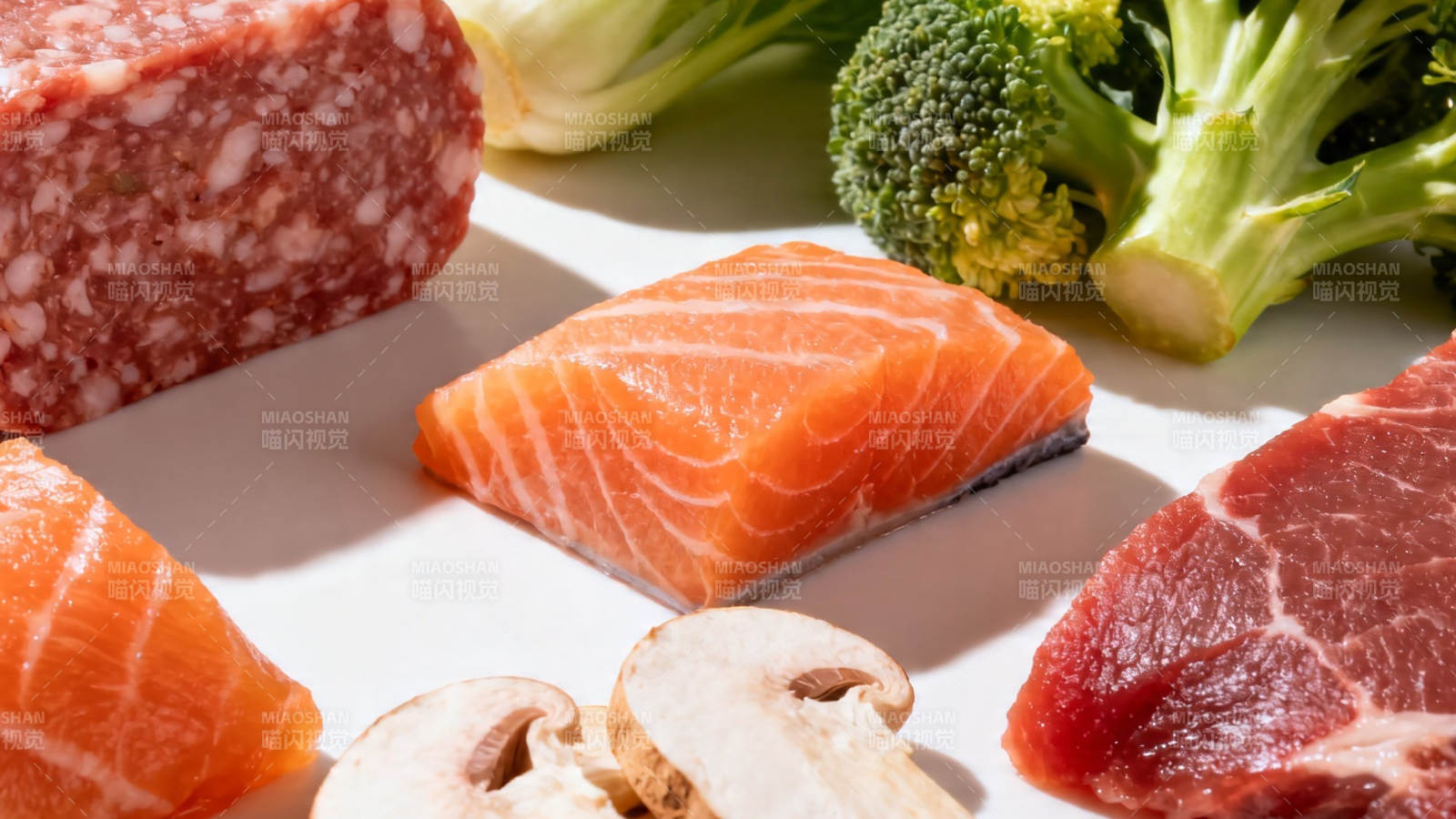 生鲜食材拼盘 肉鱼蔬菇图片