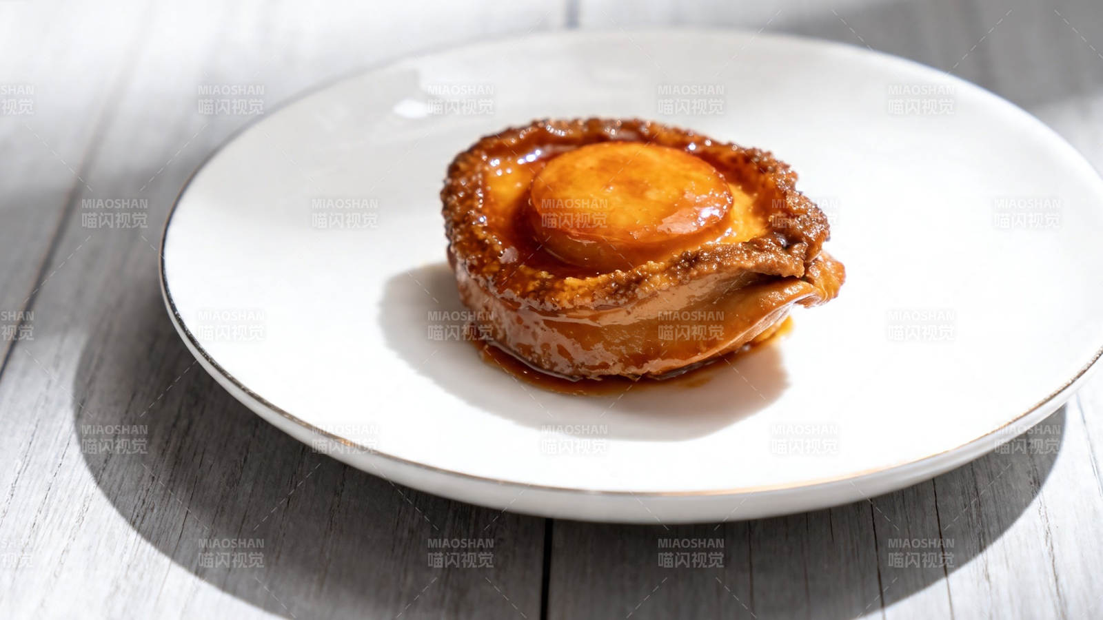 鲍鱼料理 精致呈现图片