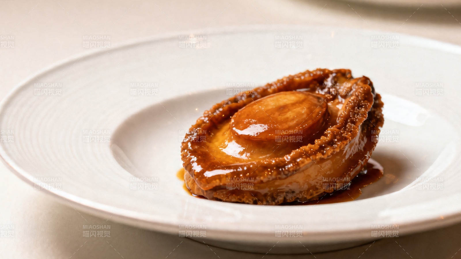 鲍鱼炖品 精致呈现图片