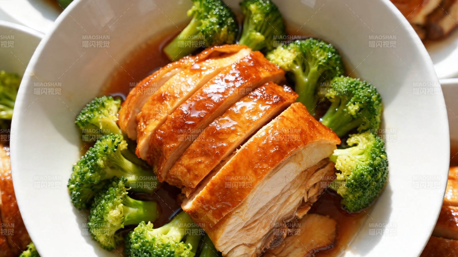 酱香鸡配西兰花图片