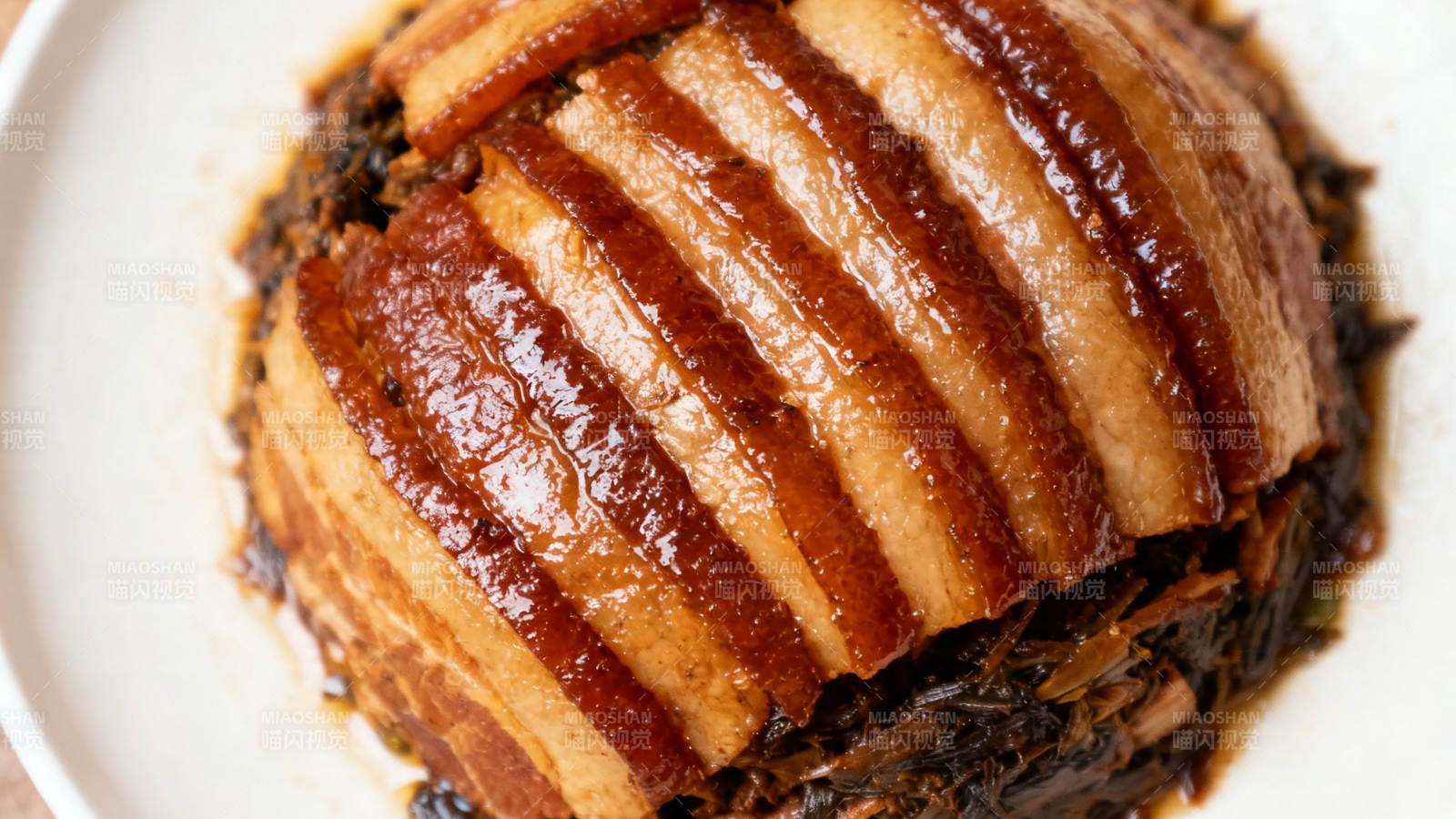 梅菜扣肉 肥而不腻香浓诱人图片