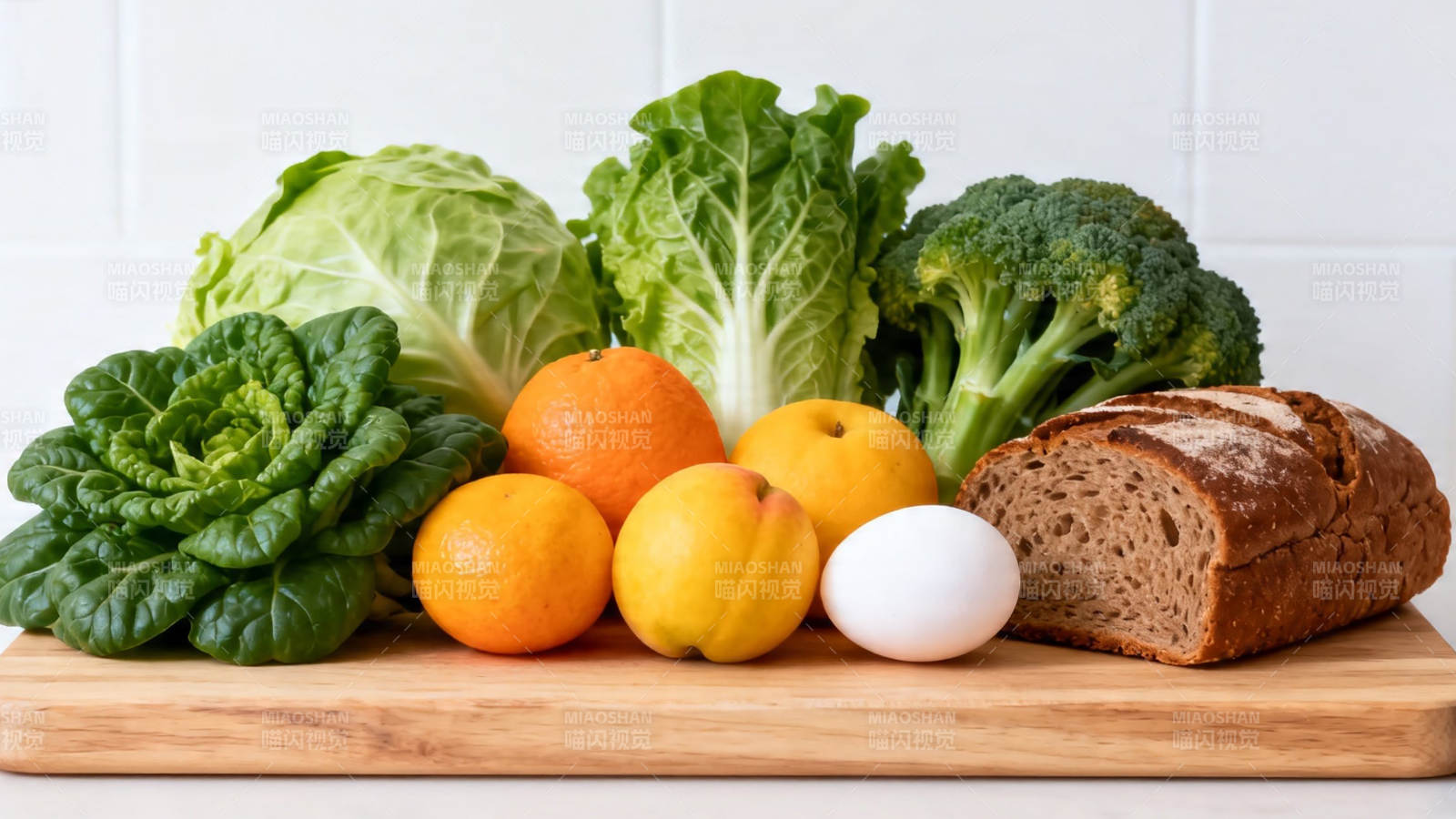 新鲜蔬果面包鸡蛋摆盘图片