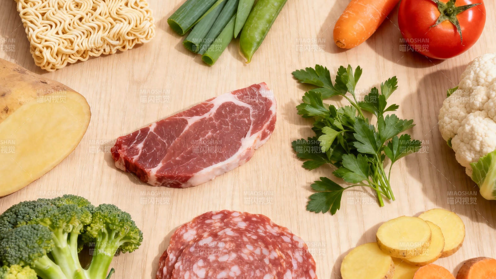 新鲜食材拼盘 肉菜面齐备图片