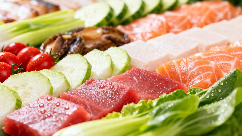 新鲜刺身拼盘 色彩缤纷诱人图片