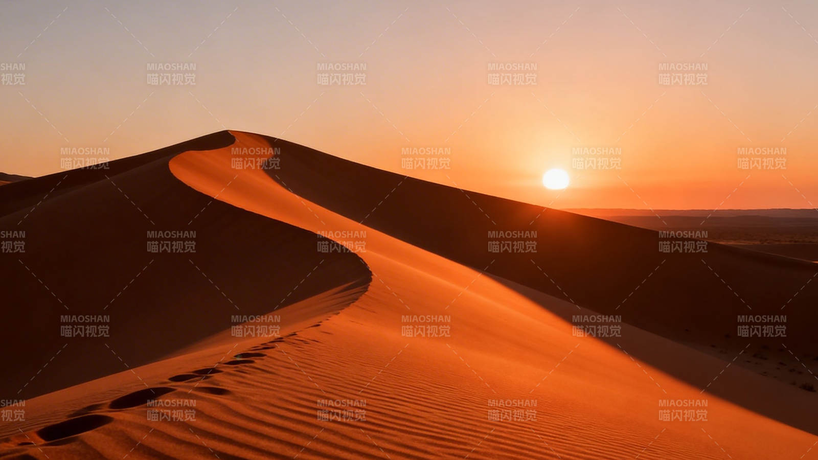 沙漠日落 金沙如浪图片