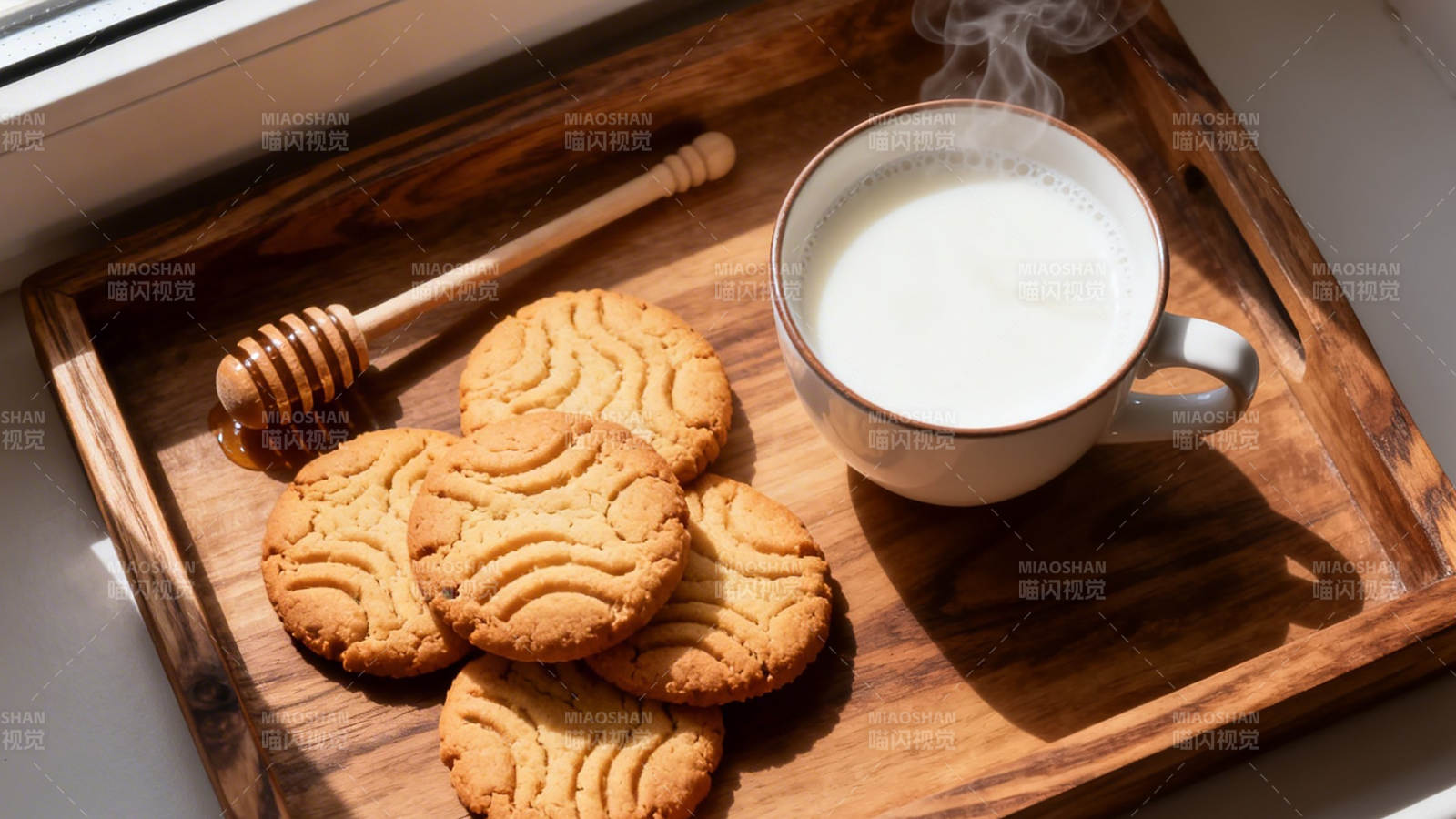 热奶配饼干 温馨下午茶图片