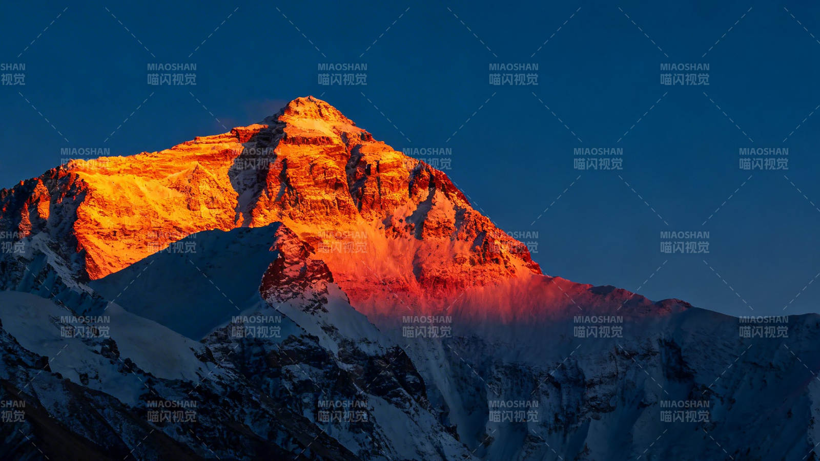 日照金山 珠峰之巅图片