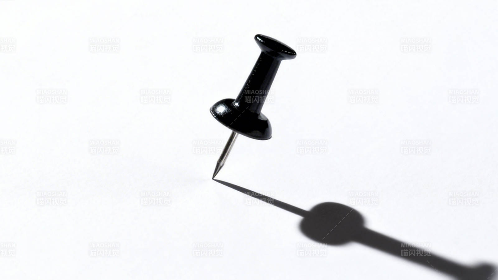 黑图钉与它的影子图片